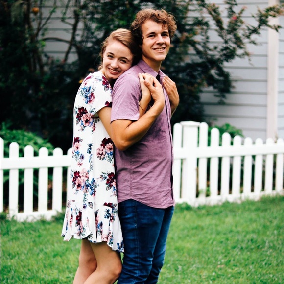 โจ Letโs be friends! Hi, Iโm Mariah โจ - Picture 3 of 8